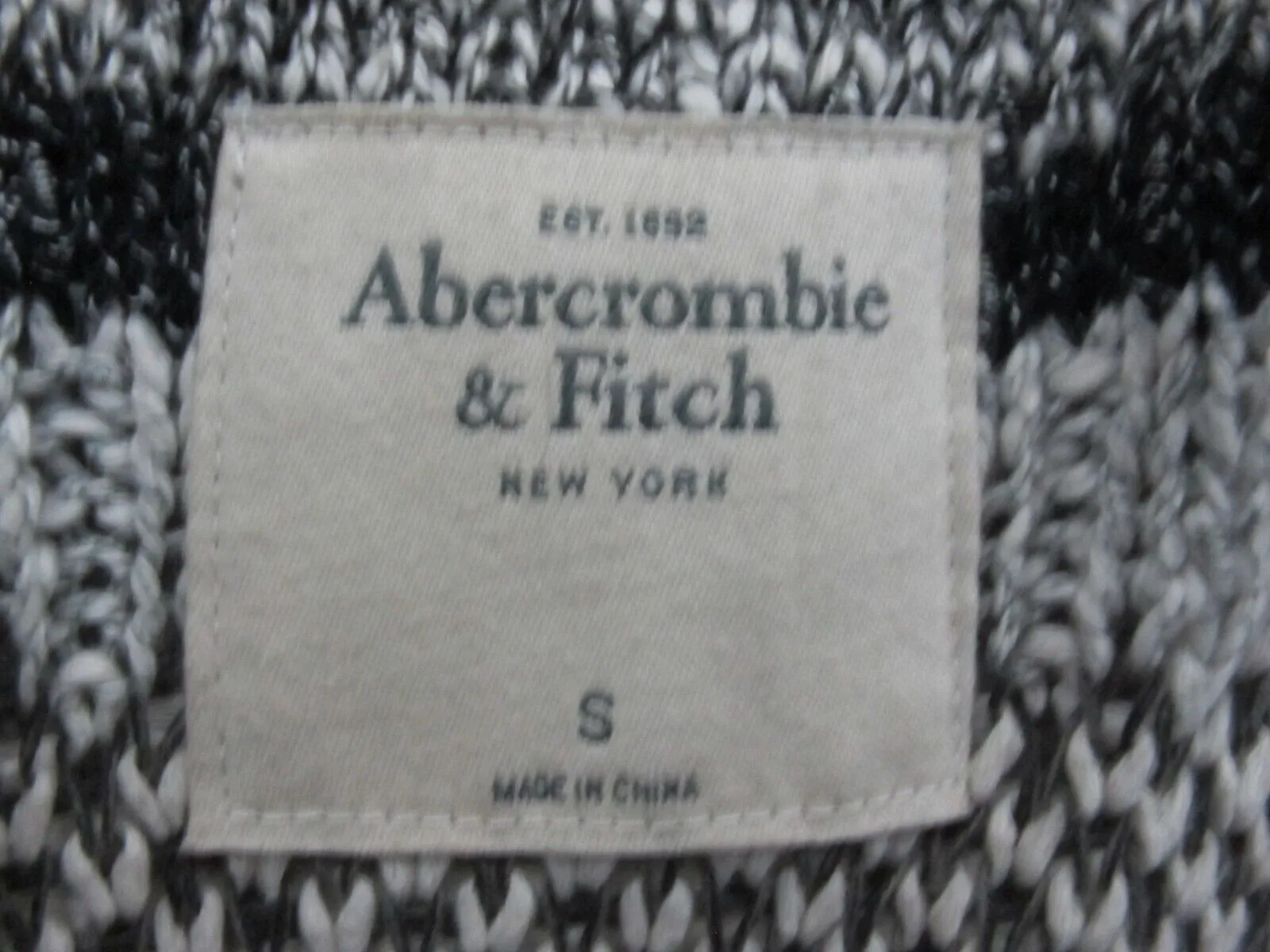 Abercrombie & Fitch Women Cardigan Sweater Knitted Long Sleeves Gray Size Small