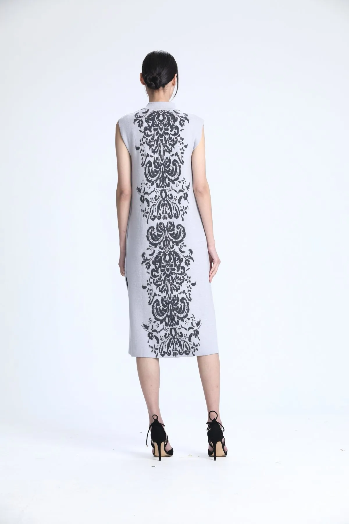 Sleeveless Knit Cheongsam Coat with Yi-ming Signature Pattern